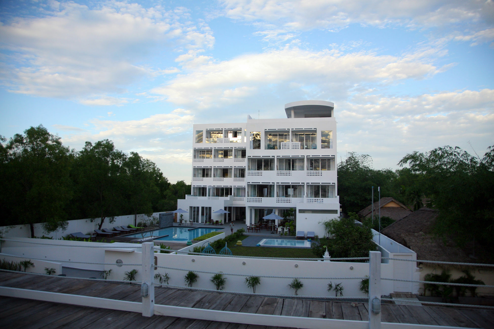 Naia Resort Sihanoukville Exteriör bild