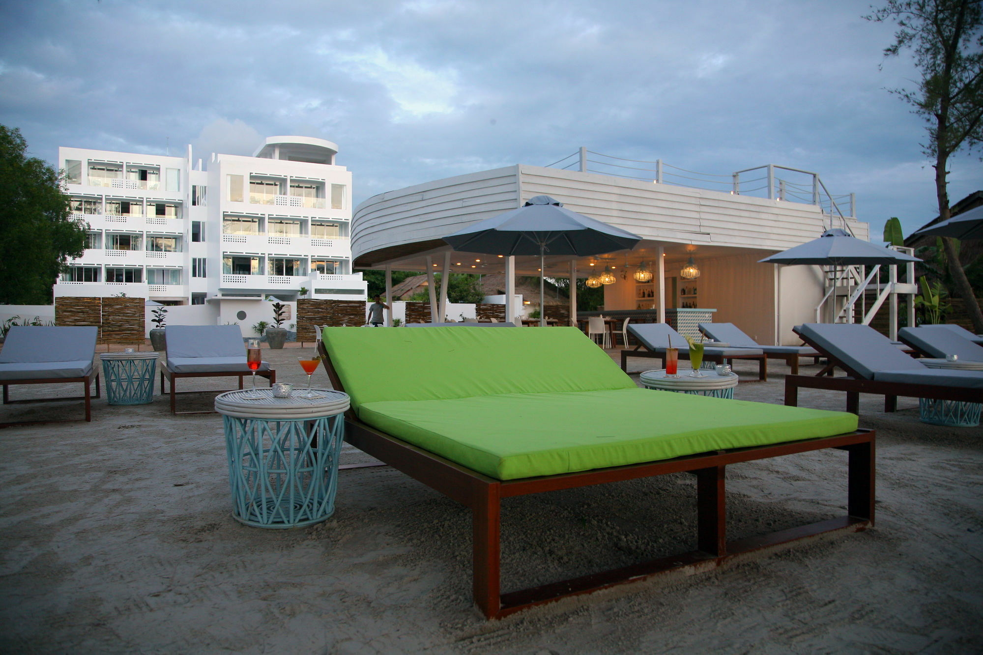 Naia Resort Sihanoukville Exteriör bild